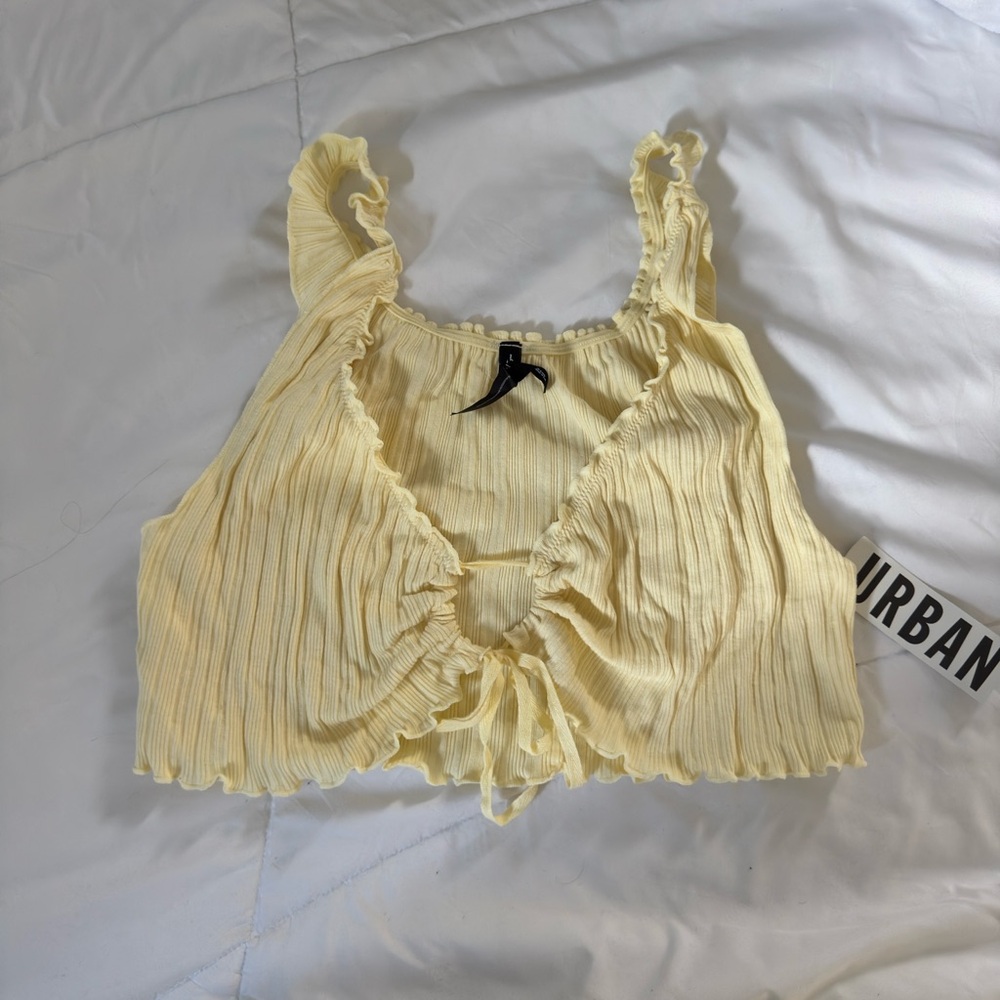 Urban Outfitters Light Yellow Ruffled Crop Top size L